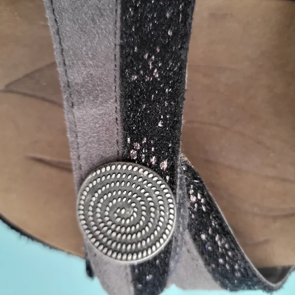 Romika Women's Sparkling Black and Tan Sandals - Picture 3 of 6